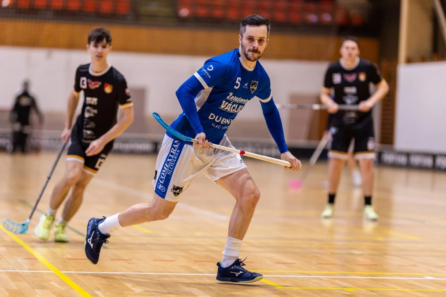 S florbalom začínal neskoro, no stihol tri majstrovské tituly a stal sa aj reprezentantom