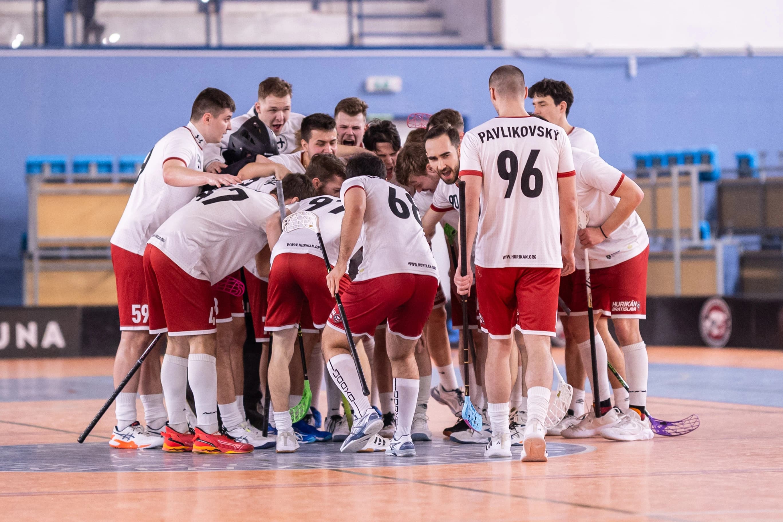 Druhým finalistom 1. ligy je Hurikán. Bratislavčania úspešne zvládli semifinálovú päťzápasovú bitku. 