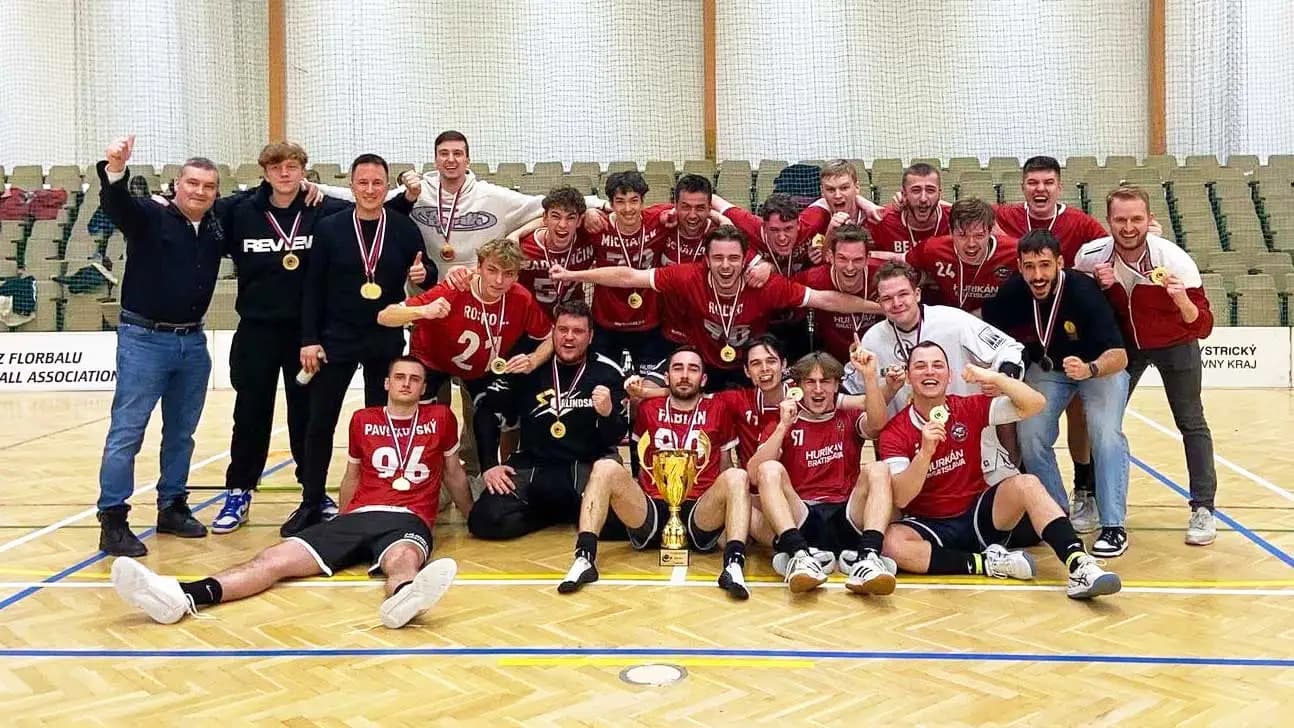 Víťazom 1. ligy sa stáva Hurikán Bratislava! Medzi extraligovú elitu sa vracia po šiestich rokoch.